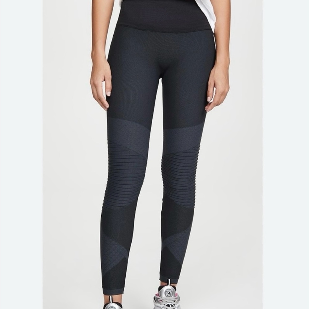 Spanx Look at Me Now Seamless Moto Leggings Ribbed